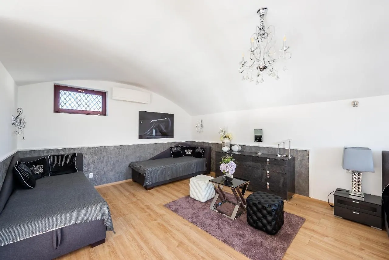 Wellness & Spa Boutique Hotel Pod Lipkami Прага 4*,  Чехия