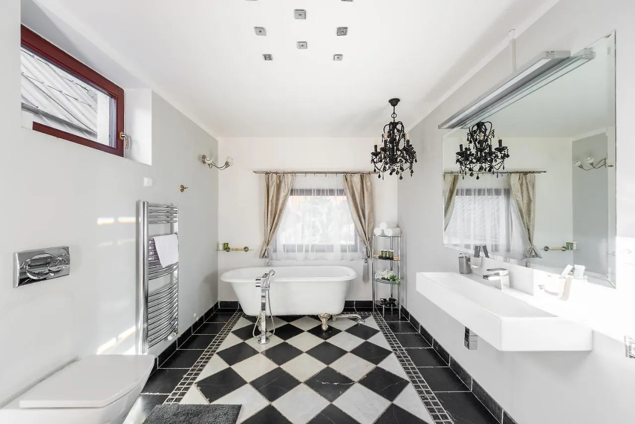 Wellness & Spa Boutique Hotel Pod Lipkami Prague 4*,